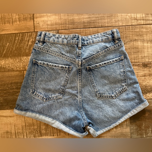 Zara High Waisted Mom Fit Denim Shorts Size 2 - Picture 2 of 4